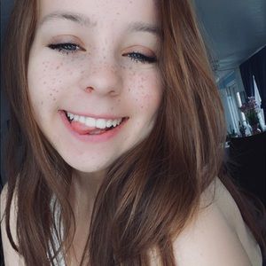 Meet your Posher, Selena